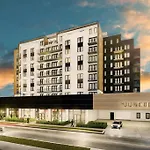 Luxurious Modern 2Br Condo Sleeps 5 Coffee, Ac, Wifi