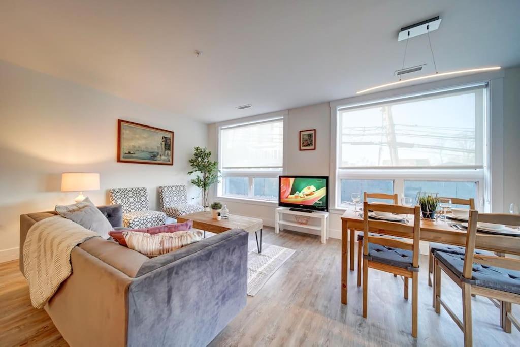 Holiday home Luxurious Modern 2br Sleeps 5 Coffee, Ac, Wifi